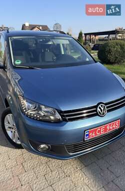 Мінівен Volkswagen Touran 2015 в 