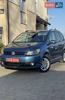 Мінівен Volkswagen Touran 2015 в 