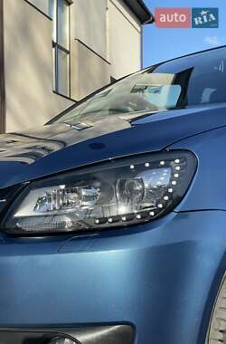 Мінівен Volkswagen Touran 2015 в 