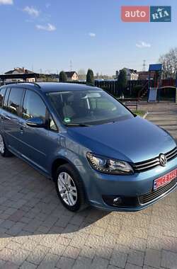 Мінівен Volkswagen Touran 2015 в 