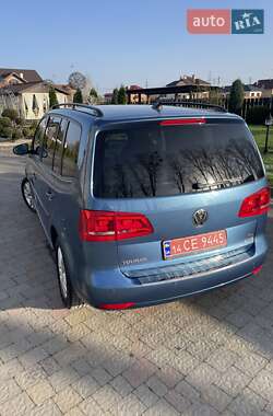 Мінівен Volkswagen Touran 2015 в 