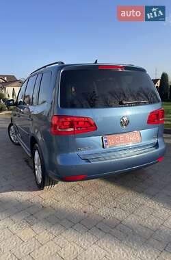 Мінівен Volkswagen Touran 2015 в 
