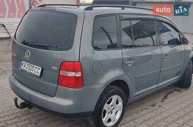 Минивэн Volkswagen Touran 2004 в 