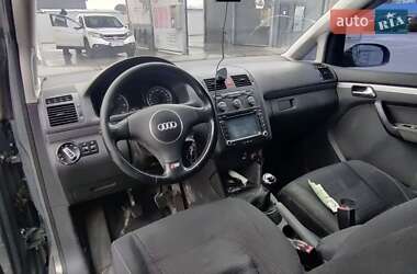 Минивэн Volkswagen Touran 2004 в 