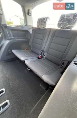 Мінівен Volkswagen Touran 2015 в 