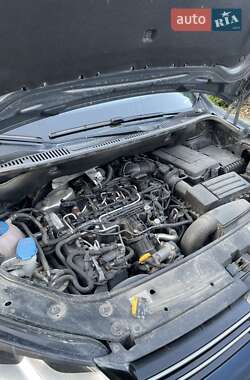 Мінівен Volkswagen Touran 2015 в 