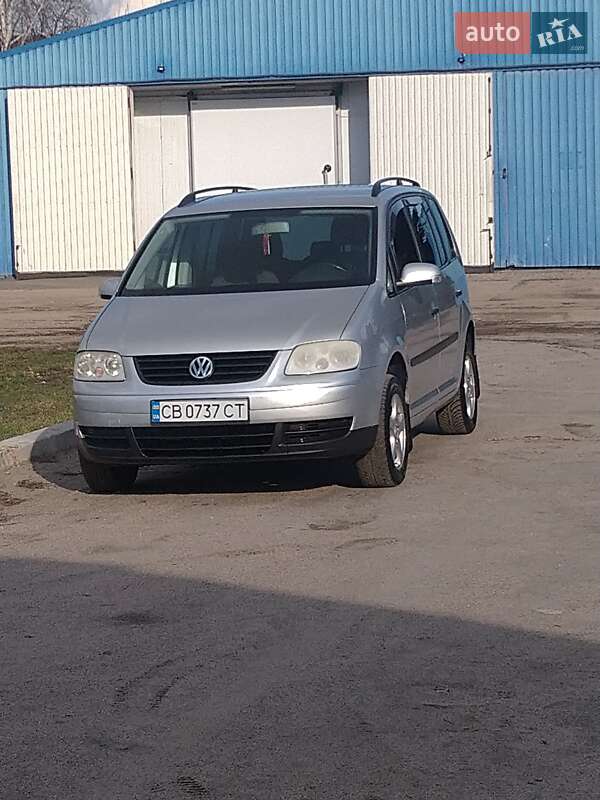 Минивэн Volkswagen Touran 2003 в 