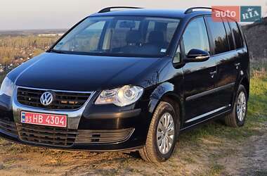 Минивэн Volkswagen Touran 2010 в 