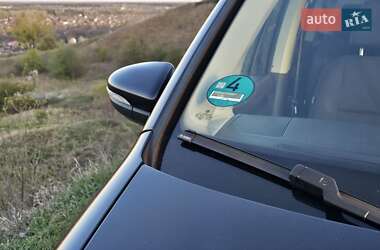 Минивэн Volkswagen Touran 2010 в 