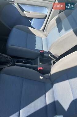 Минивэн Volkswagen Touran 2009 в 