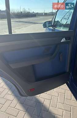 Минивэн Volkswagen Touran 2009 в 