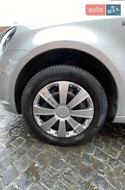 Минивэн Volkswagen Touran 2013 в 
