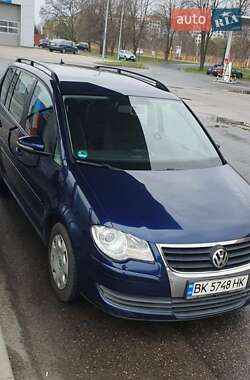 Мінівен Volkswagen Touran 2010 в 
