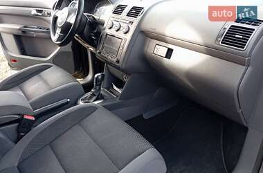 Минивэн Volkswagen Touran 2012 в 