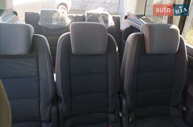 Минивэн Volkswagen Touran 2012 в 