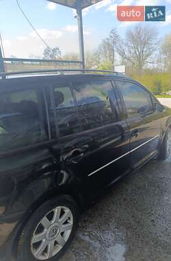 Минивэн Volkswagen Touran 2007 в 