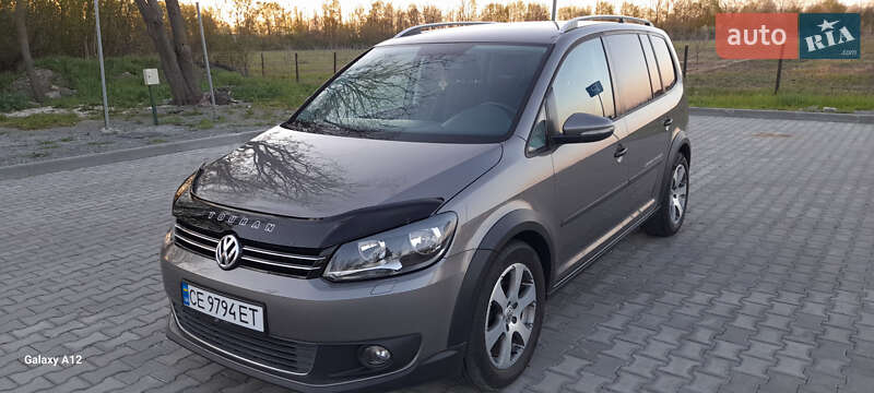 Минивэн Volkswagen Touran 2011 в Хотине