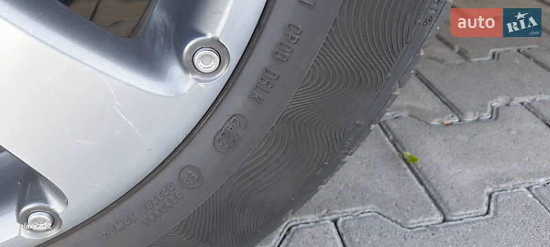 Минивэн Volkswagen Touran 2011 в Хотине