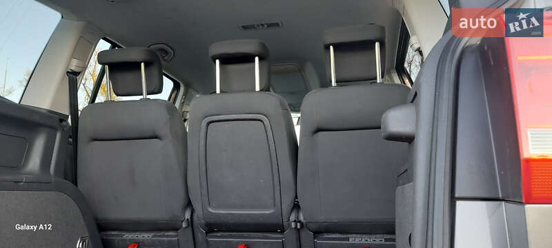 Минивэн Volkswagen Touran 2011 в Хотине