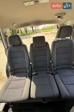 Мінівен Volkswagen Touran 2009 в 