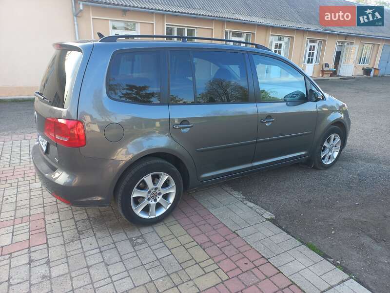 Минивэн Volkswagen Touran 2011 в Коломые