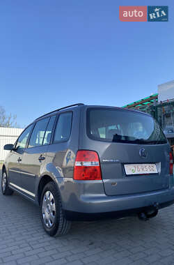 Мінівен Volkswagen Touran 2006 в 