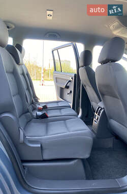 Мінівен Volkswagen Touran 2006 в 