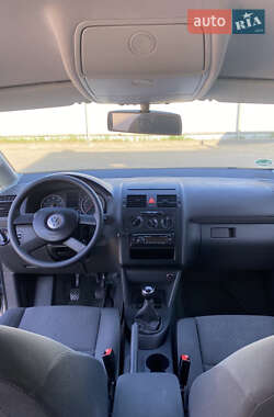 Мінівен Volkswagen Touran 2006 в 