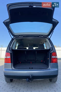 Мінівен Volkswagen Touran 2006 в 