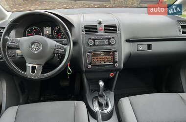 Мінівен Volkswagen Touran 2011 в 