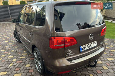 Мінівен Volkswagen Touran 2011 в 