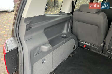 Мінівен Volkswagen Touran 2011 в 