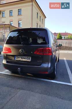 Минивэн Volkswagen Touran 2011 в 