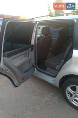 Минивэн Volkswagen Touran 2003 в 