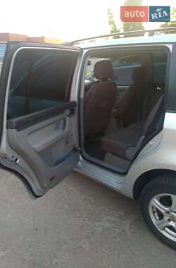 Минивэн Volkswagen Touran 2003 в 