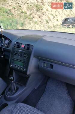 Мінівен Volkswagen Touran 2006 в 