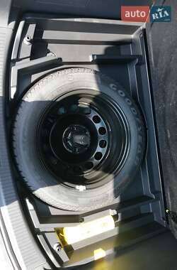 Мінівен Volkswagen Touran 2006 в 