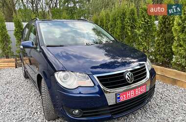Минивэн Volkswagen Touran 2007 в 