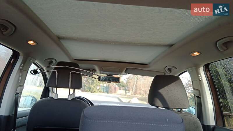 Мінівен Volkswagen Touran 2012 в Тячеві