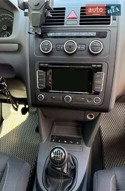Мінівен Volkswagen Touran 2015 в 