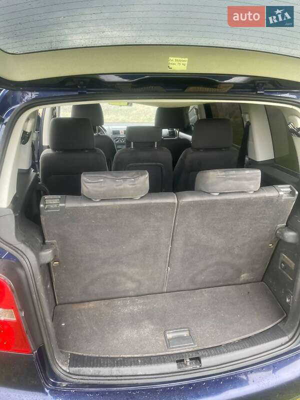 Минивэн Volkswagen Touran 2003 в Луцке фото 2 Минивэн Volkswagen Touran 2003 в Луцке