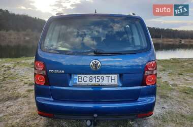 Минивэн Volkswagen Touran 2008 в 