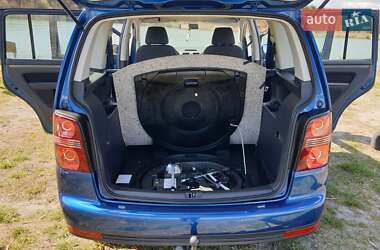 Минивэн Volkswagen Touran 2008 в 