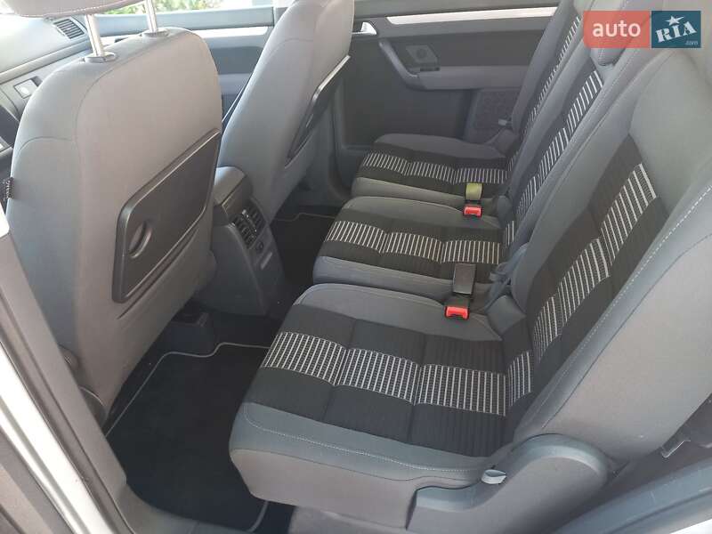 Минивэн Volkswagen Touran 2009 в Жмеринке