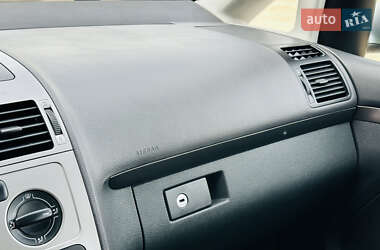 Мінівен Volkswagen Touran 2007 в 