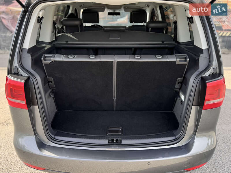 Минивэн Volkswagen Touran 2012 в Луцке