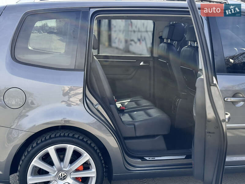 Минивэн Volkswagen Touran 2012 в Луцке