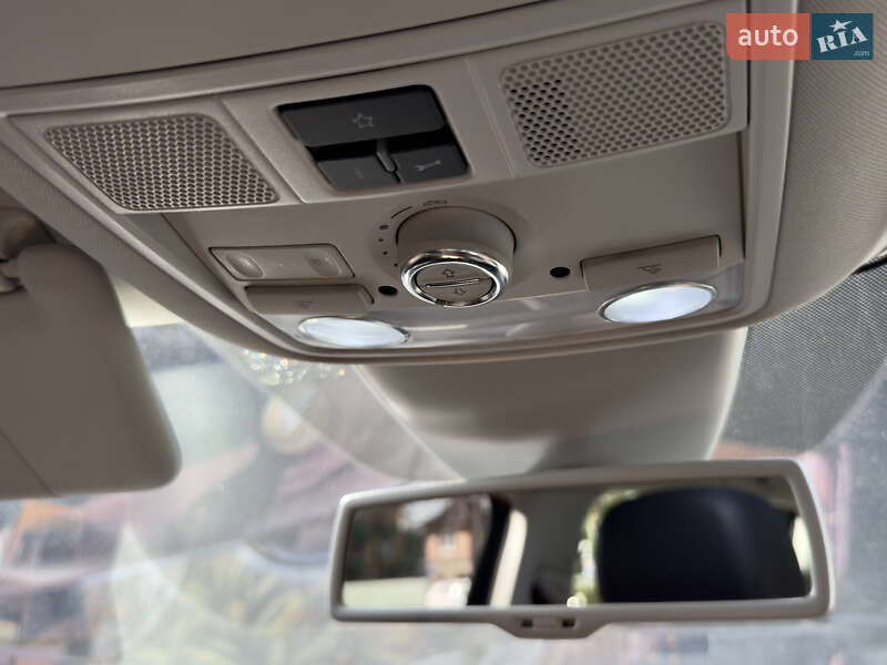 Минивэн Volkswagen Touran 2012 в Луцке