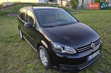 Минивэн Volkswagen Touran 2011 в 