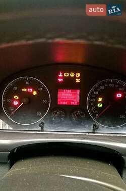 Мінівен Volkswagen Touran 2005 в 